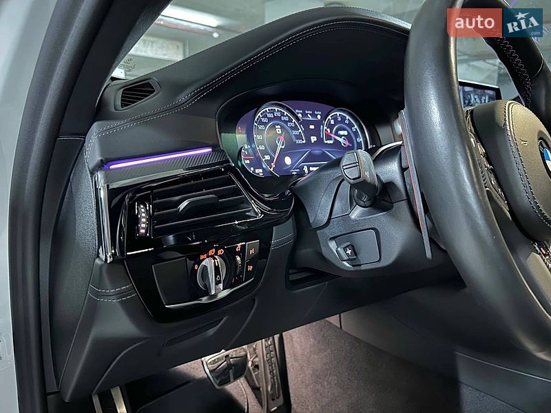 Седан BMW M5 2019 в Киеве