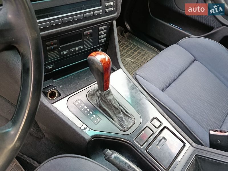 Седан BMW M5 2000 в Славянске