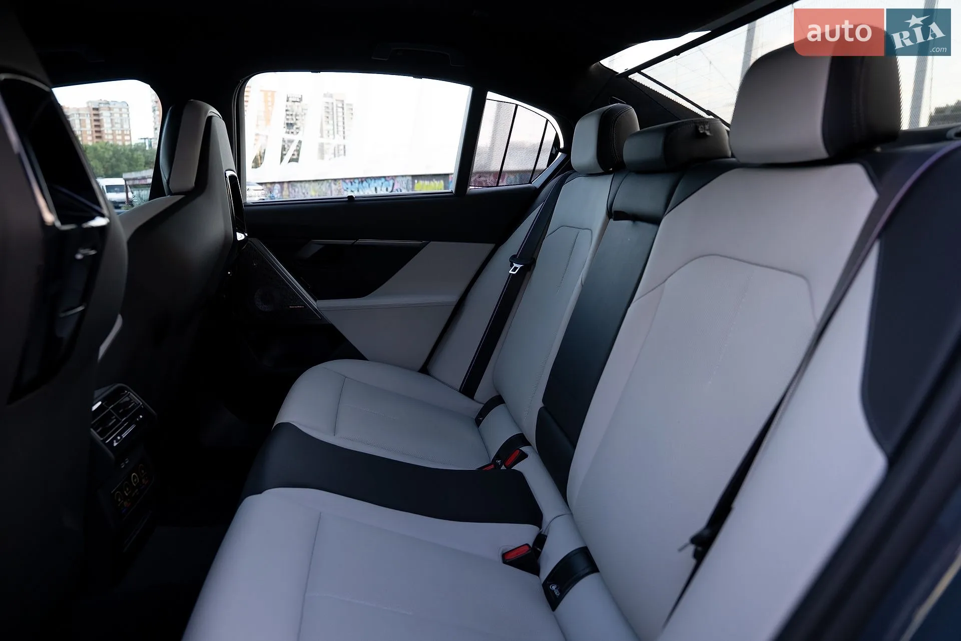 2025 BMW M5 - мініатюра 42