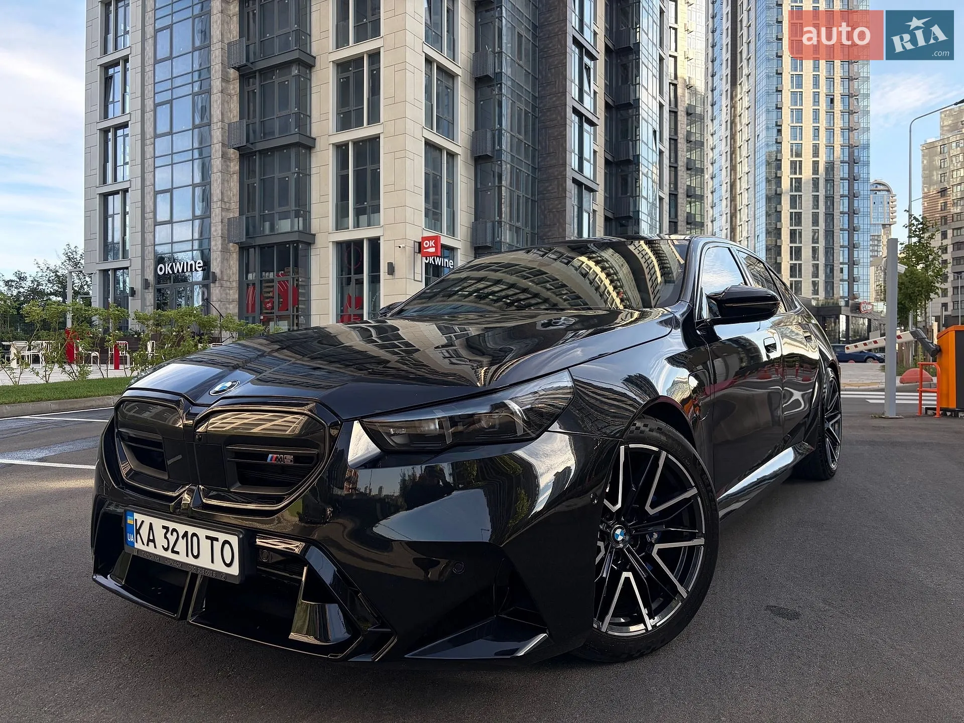 2025 BMW M5 - фото 1
