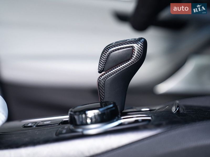 Седан BMW M5 2020 в Дубно