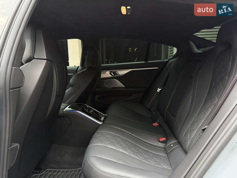 Купе BMW M8 Gran Coupe 2022 в Киеве фото 24 Купе BMW M8 Gran Coupe 2022 в Киеве