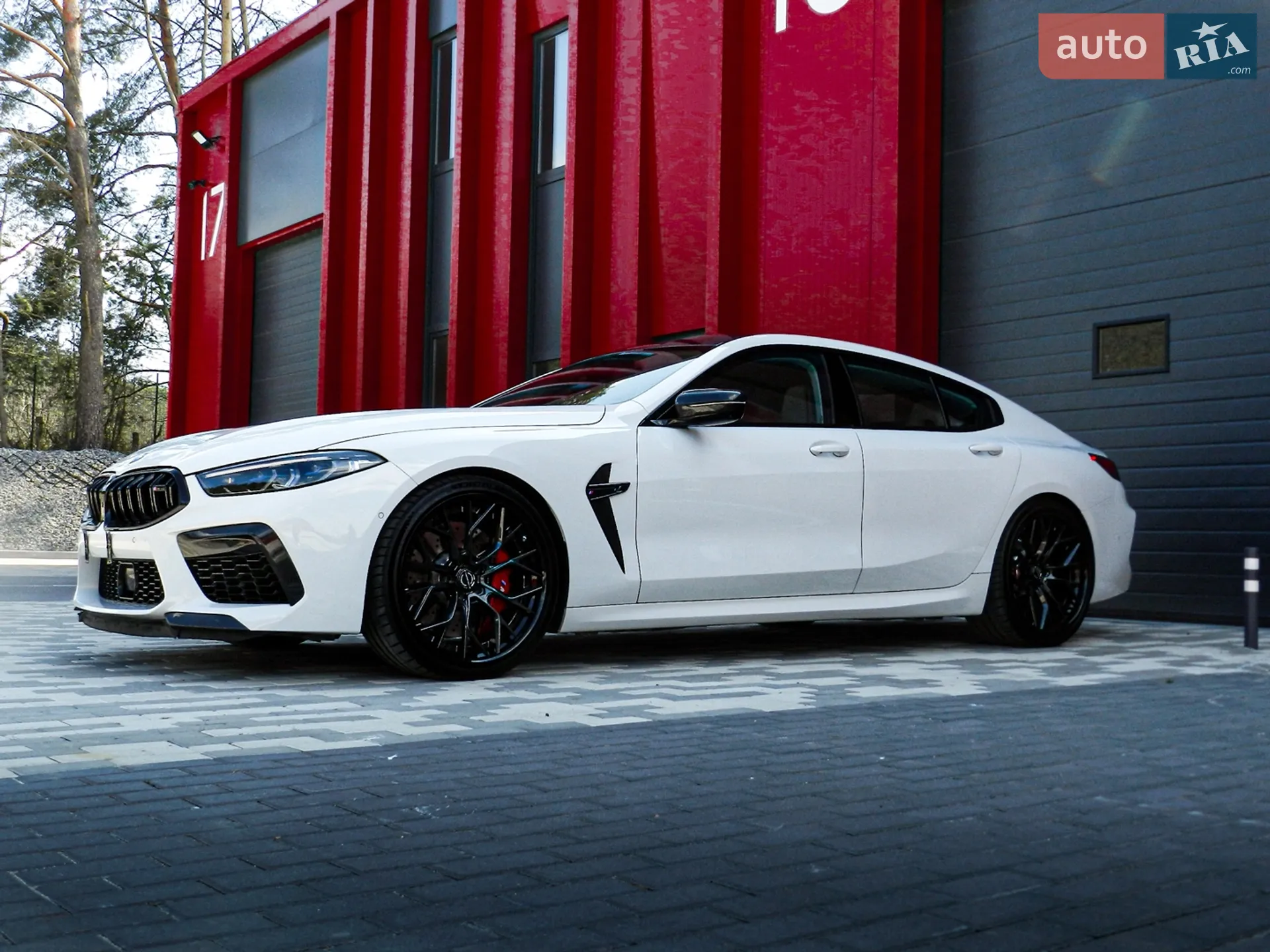 2022 BMW M8 - мініатюра 7