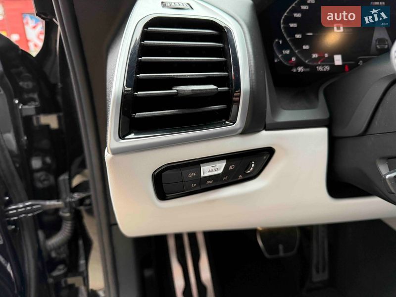 Купе BMW M8 Gran Coupe 2022 в Львове