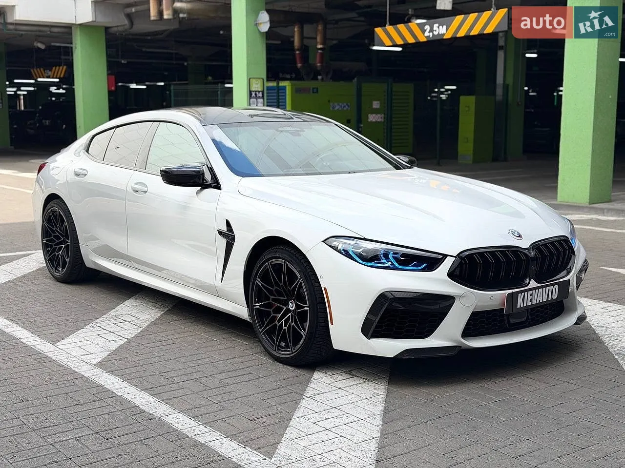 2020 BMW M8 - мініатюра 9