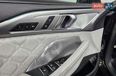 Кабриолет BMW M8 2019 в 