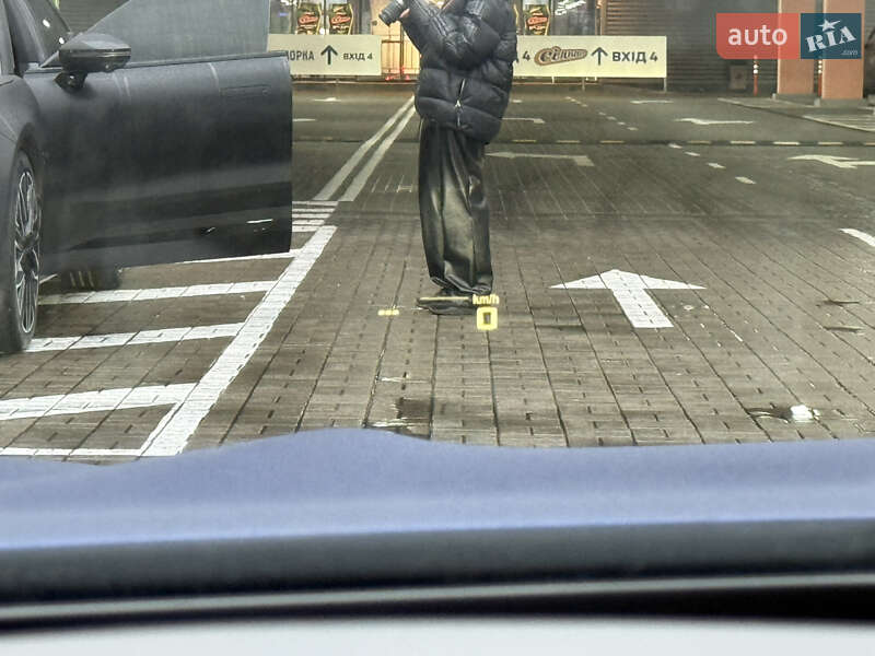 Купе BMW M8 2019 в Киеве