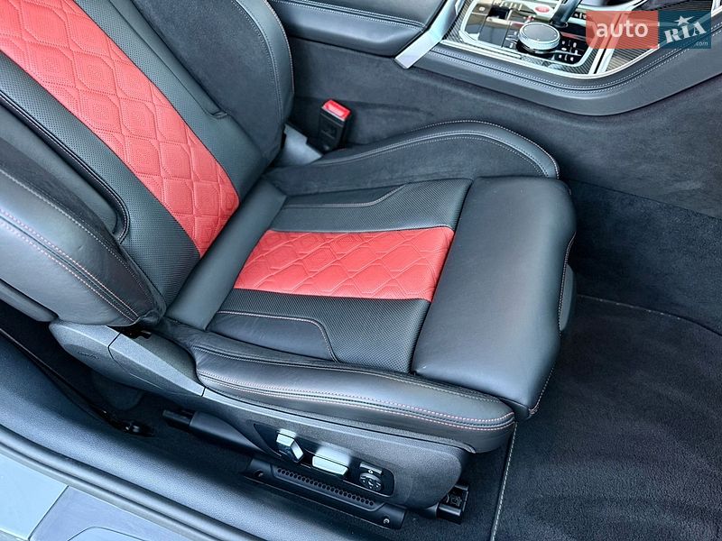 Купе BMW M8 2023 в Львове