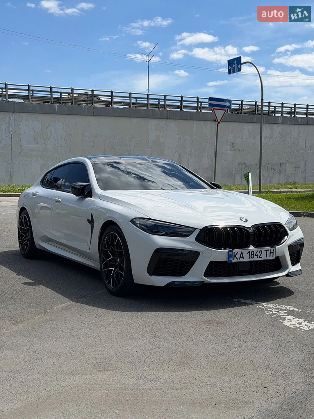 2021 BMW M8 - мініатюра 3