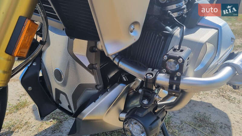Мотоцикл Без обтекателей (Naked bike) BMW R 1250R 2021 в Горишних Плавнях