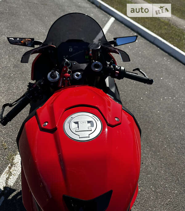 Спортбайк BMW S 1000RR 2023 в Киеве фото 10 Спортбайк BMW S 1000RR 2023 в Киеве