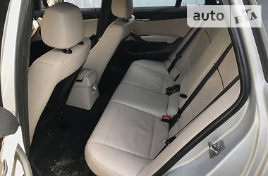 Позашляховик / Кросовер BMW X1 2011 в 