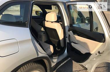 Позашляховик / Кросовер BMW X1 2011 в 