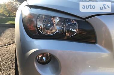 Позашляховик / Кросовер BMW X1 2011 в 
