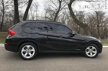 Позашляховик / Кросовер BMW X1 2014 в 