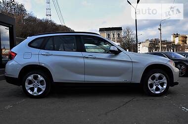 Позашляховик / Кросовер BMW X1 2015 в 