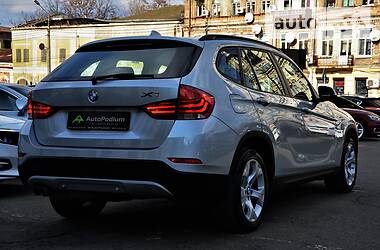 Позашляховик / Кросовер BMW X1 2015 в 