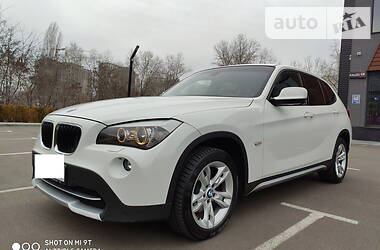 Позашляховик / Кросовер BMW X1 2012 в 
