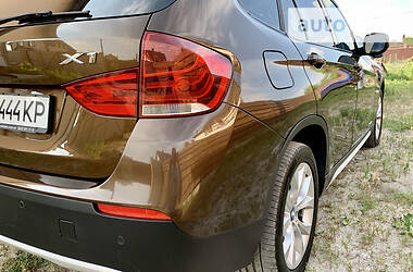 Позашляховик / Кросовер BMW X1 2010 в 