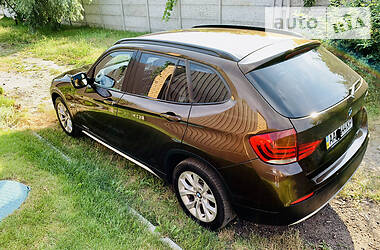 Позашляховик / Кросовер BMW X1 2010 в 