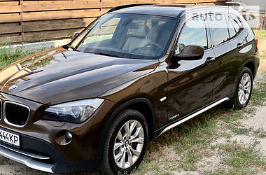 Позашляховик / Кросовер BMW X1 2010 в 