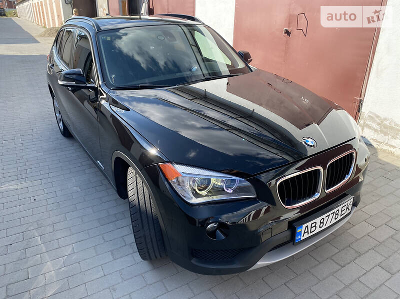 Позашляховик / Кросовер BMW X1 2012 в 