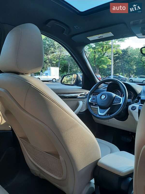 Внедорожник / Кроссовер BMW X1 2016 в Николаеве
