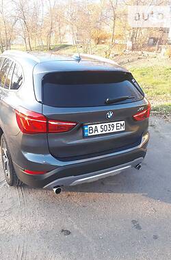 Позашляховик / Кросовер BMW X1 2017 в 