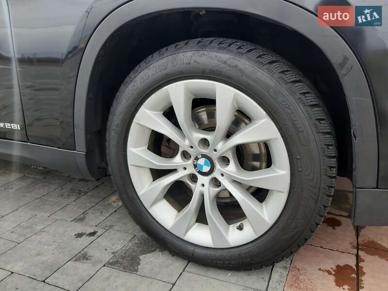 Внедорожник / Кроссовер BMW X1 2013 в Хусте