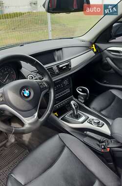 Внедорожник / Кроссовер BMW X1 2013 в 