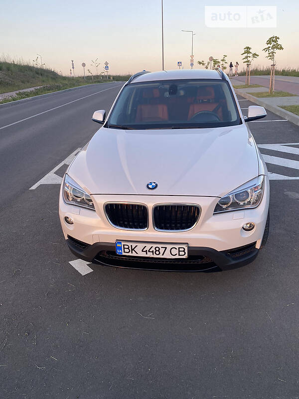 Внедорожник / Кроссовер BMW X1 2013 в Ровно