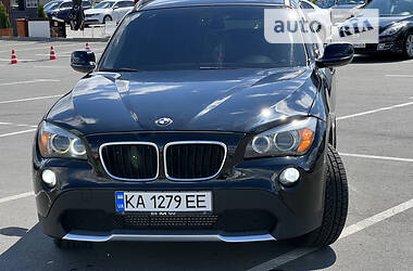 Внедорожник / Кроссовер BMW X1 2012 в Вишневом
