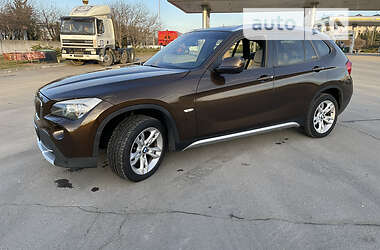 Позашляховик / Кросовер BMW X1 2010 в 