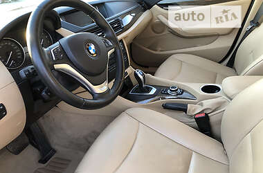Позашляховик / Кросовер BMW X1 2013 в 