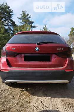 Позашляховик / Кросовер BMW X1 2010 в 
