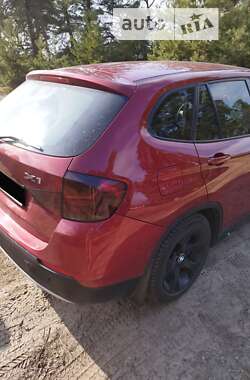 Позашляховик / Кросовер BMW X1 2010 в 