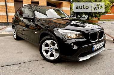 Внедорожник / Кроссовер BMW X1 2012 в 