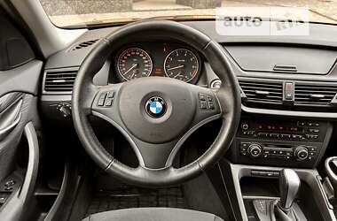 Внедорожник / Кроссовер BMW X1 2012 в 