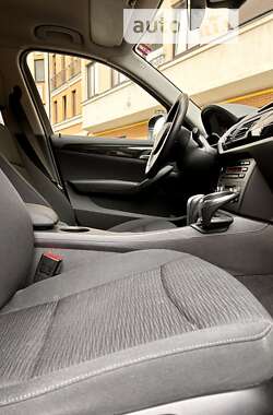 Внедорожник / Кроссовер BMW X1 2012 в 