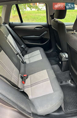Внедорожник / Кроссовер BMW X1 2010 в 