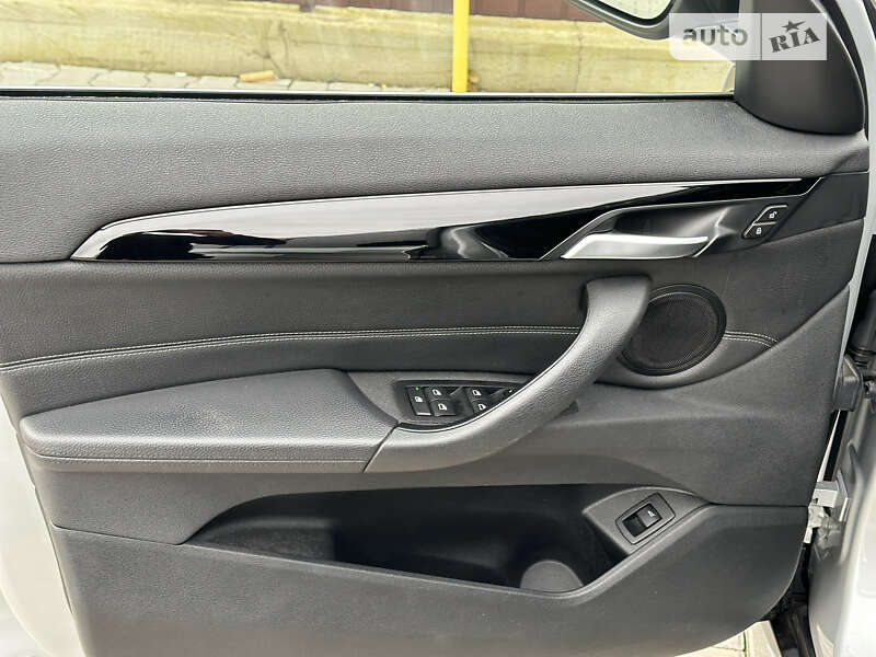 Внедорожник / Кроссовер BMW X1 2016 в Одессе