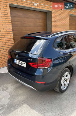 Внедорожник / Кроссовер BMW X1 2013 в 