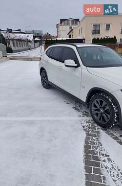 Позашляховик / Кросовер BMW X1 2010 в 