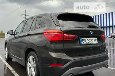 Внедорожник / Кроссовер BMW X1 2016 в Ровно