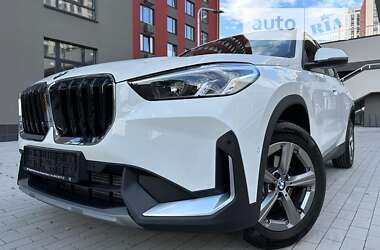 Внедорожник / Кроссовер BMW X1 2023 в Киеве