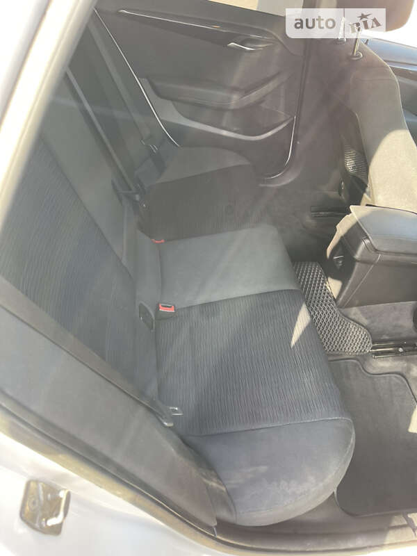 Внедорожник / Кроссовер BMW X1 2011 в Самборе