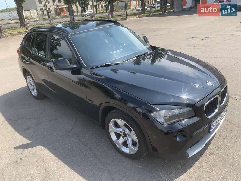 Внедорожник / Кроссовер BMW X1 2011 в Киеве