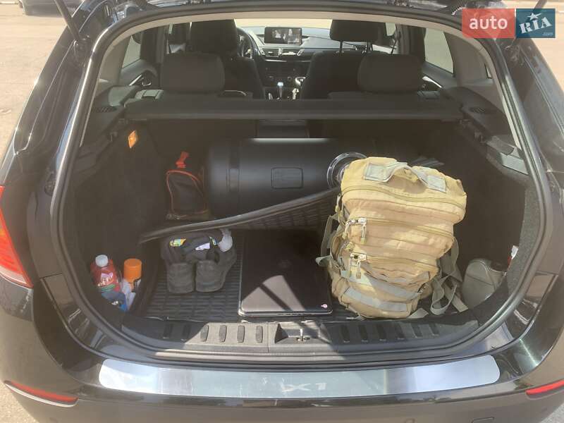 Внедорожник / Кроссовер BMW X1 2011 в Киеве