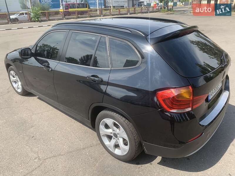 Внедорожник / Кроссовер BMW X1 2011 в Киеве