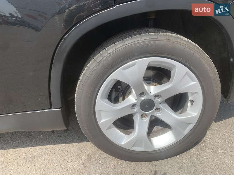 Внедорожник / Кроссовер BMW X1 2011 в Киеве